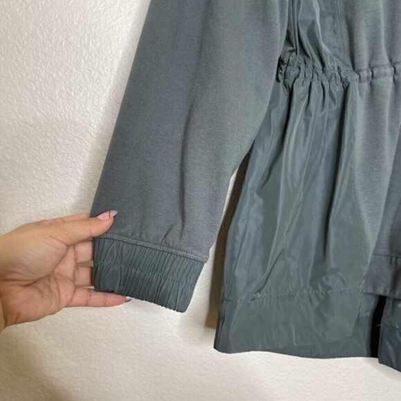 Athleta Medium Triumph Hybrid Crewneck Sweatshirt Green Stretch Yoga Pullover - Picture 4 of 13